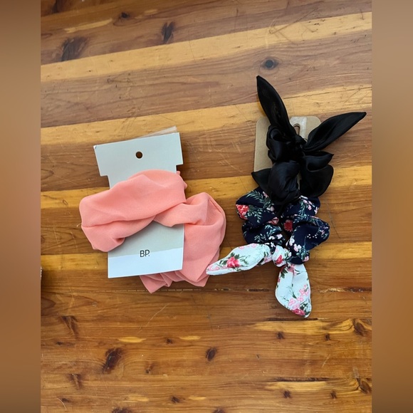 Scrunchie Hair Scrunchies - Picture 4 of 4